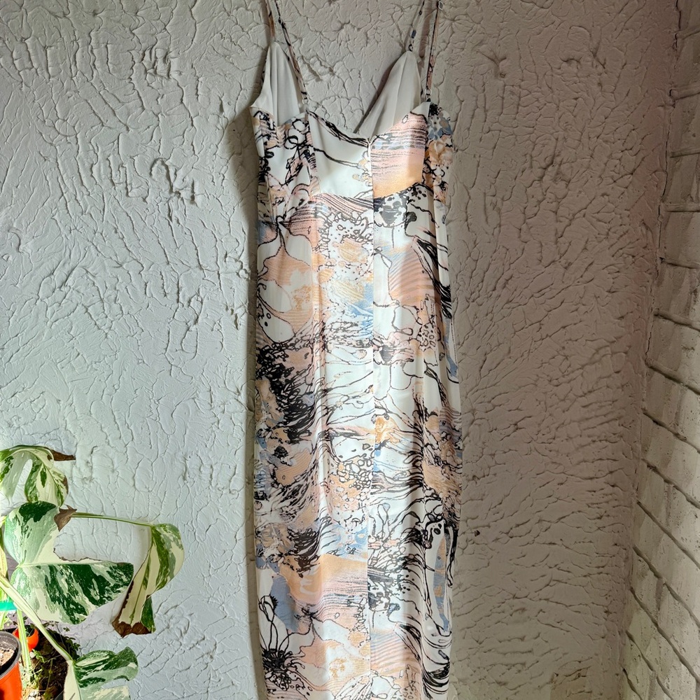 Elliatt Pastel Abstract Midi Dress - Picture 6 of 9